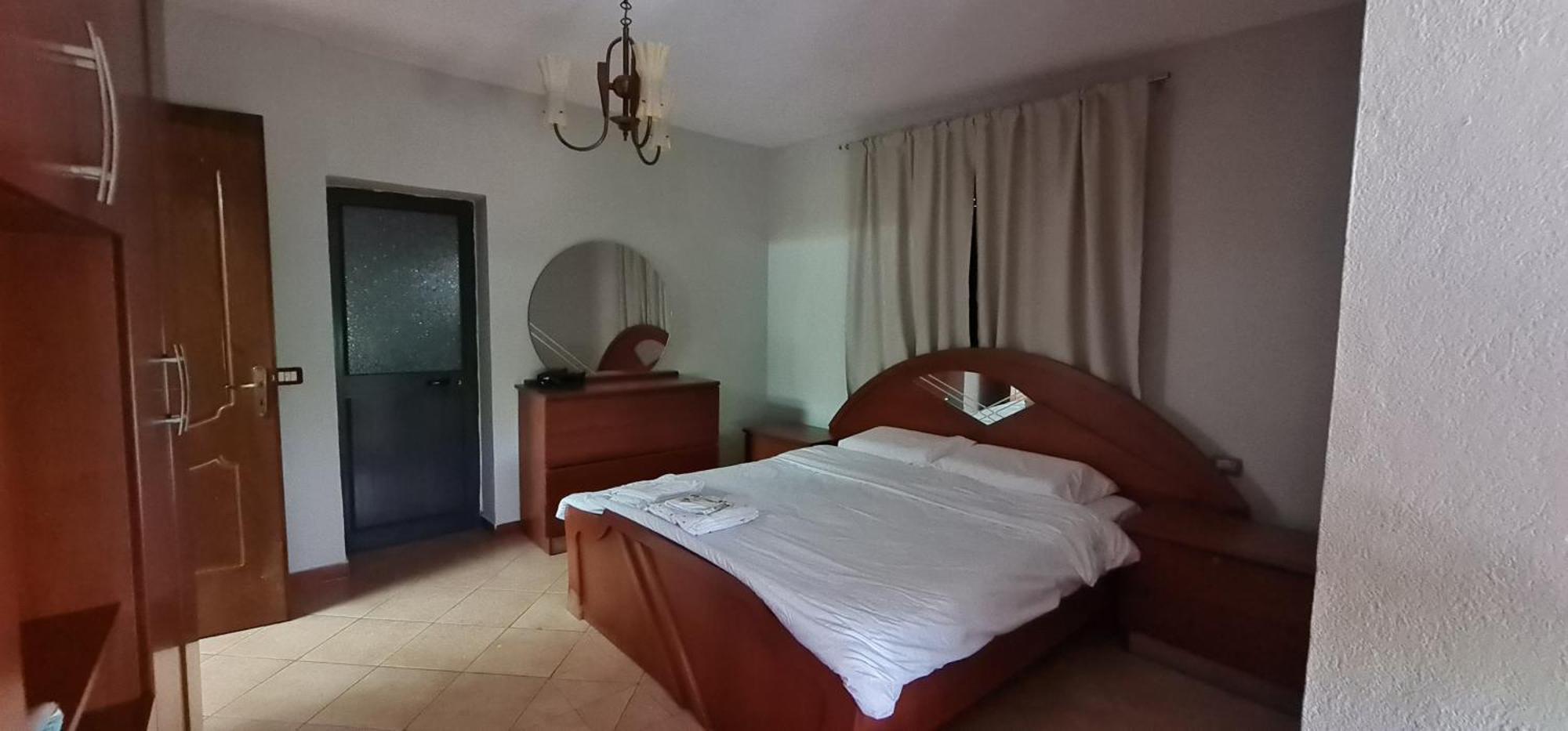 Calmly, Spacious Apartment Next To Usa Embassy 티라나 객실 사진